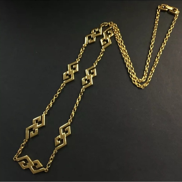 ❌SOLD❌ Givenchy Double G Gold Tone Chain Necklace - Picture 2 of 8
